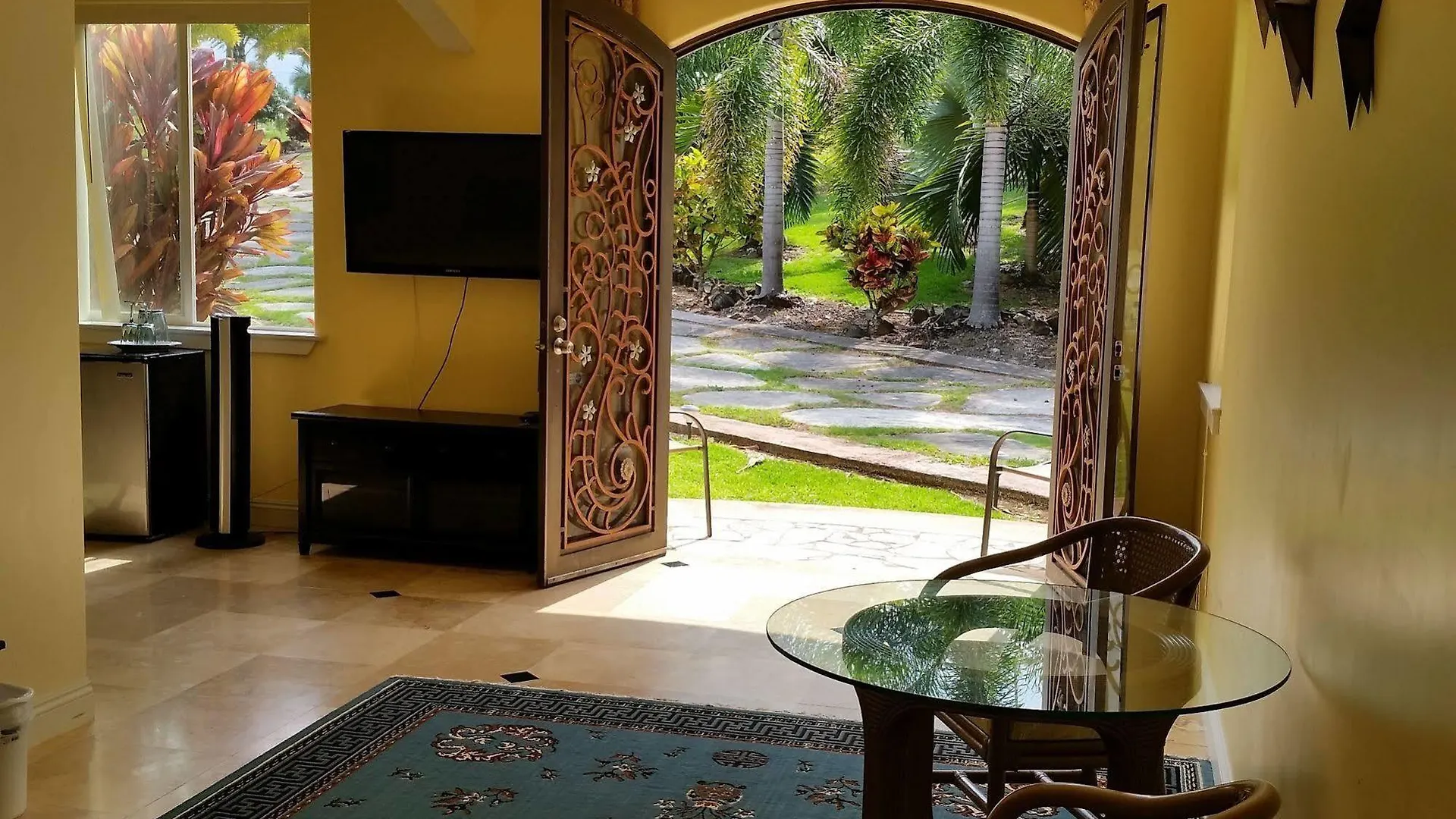 Nyaraló Oceanfront Vacation Rental Honomu